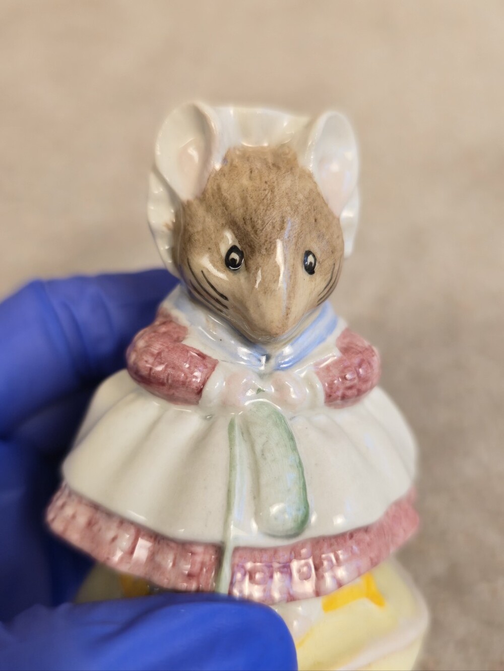 Beatrix Potter Old Woman Who Lived in a Shoe Knitting 1983 MINT BP-6a